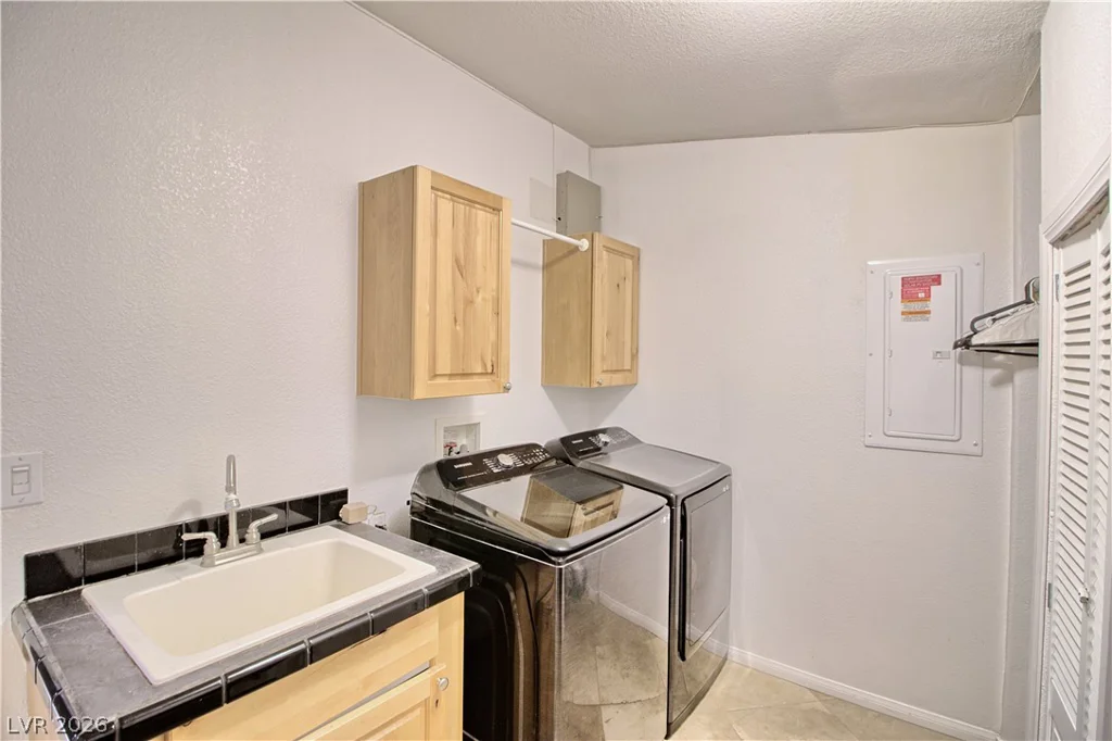 1725 Leonard, Las Vegas, NV 89108