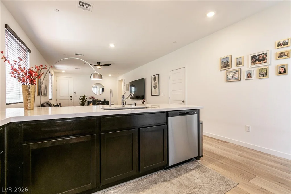 9764 Douglas Fir, Las Vegas, NV 89143