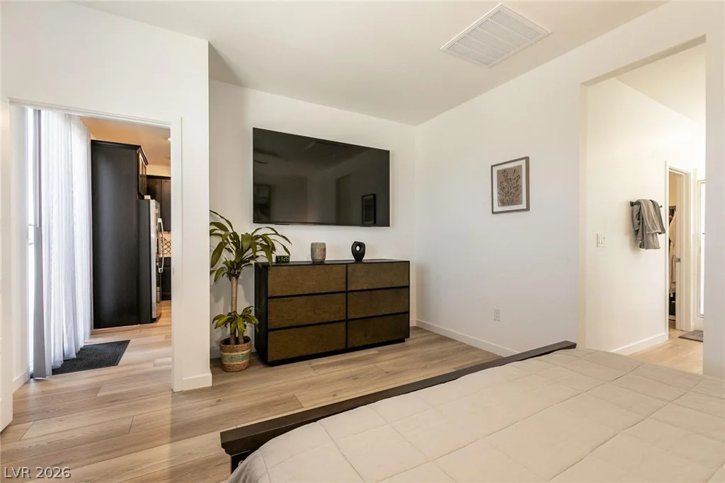 9764 Douglas Fir, Las Vegas, NV 89143