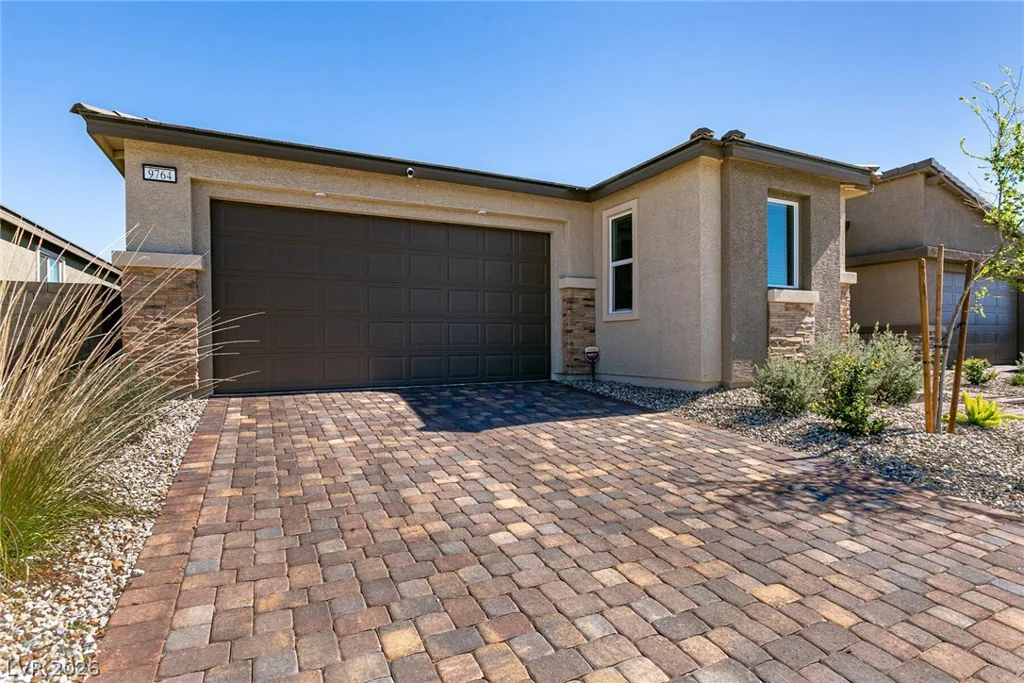 9764 Douglas Fir, Las Vegas, NV 89143