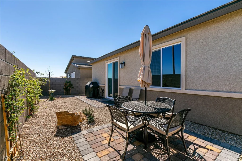 9764 Douglas Fir, Las Vegas, NV 89143