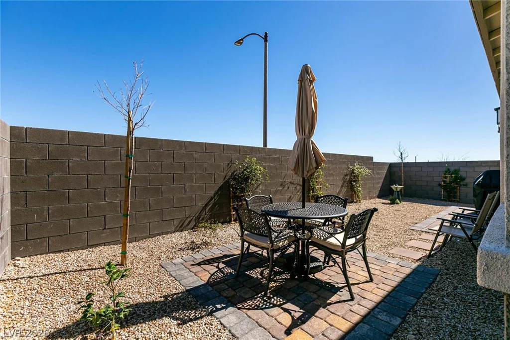 9764 Douglas Fir, Las Vegas, NV 89143