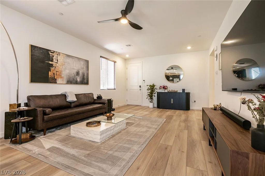 9764 Douglas Fir, Las Vegas, NV 89143