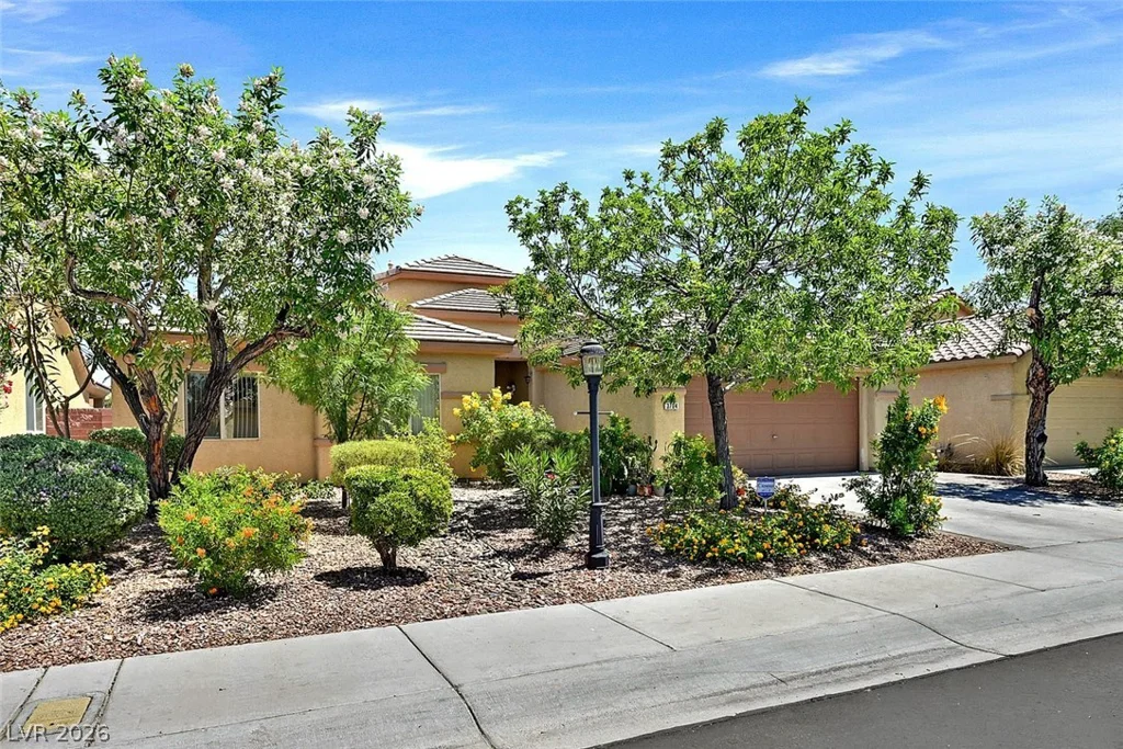 3704 Waynesvill, Las Vegas, NV 89122