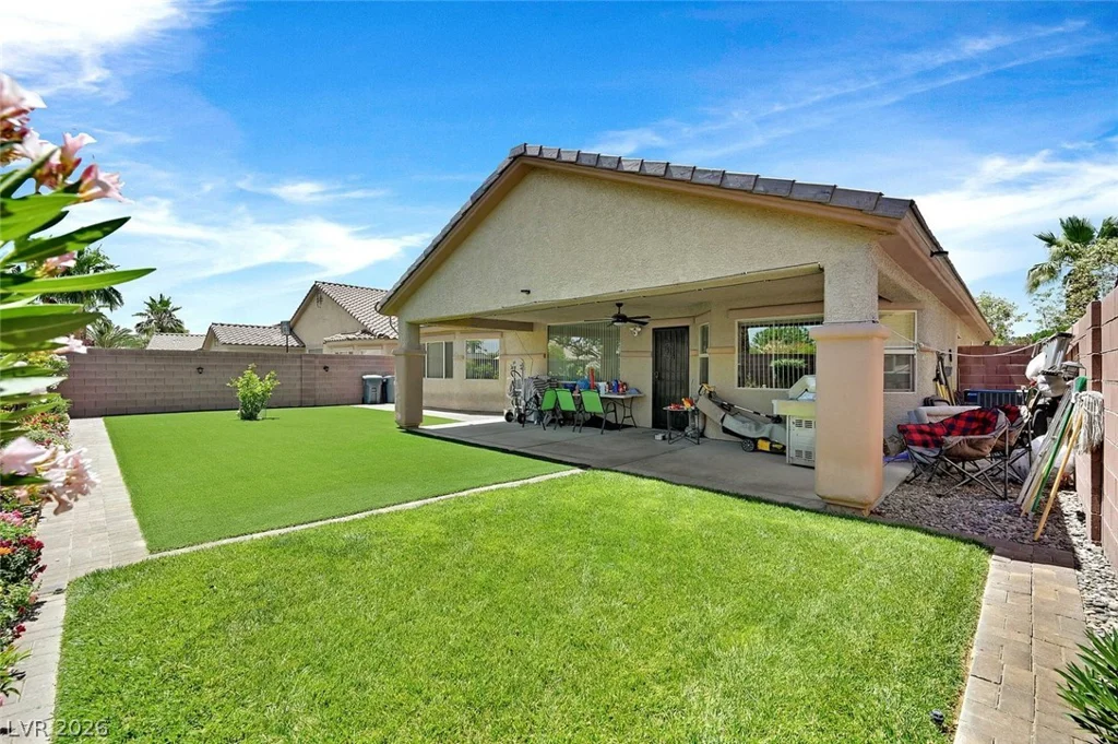 3704 Waynesvill, Las Vegas, NV 89122
