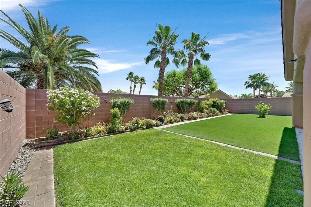 3704 Waynesvill, Las Vegas, NV 89122