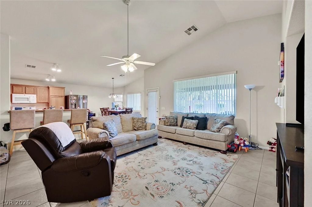 3704 Waynesvill, Las Vegas, NV 89122