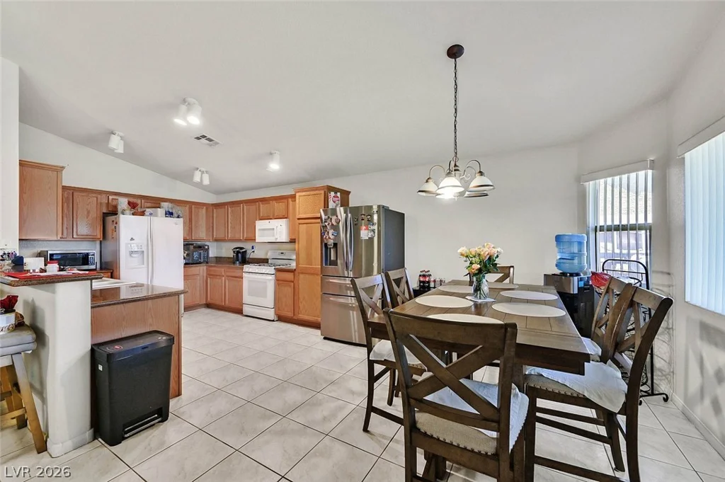 3704 Waynesvill, Las Vegas, NV 89122