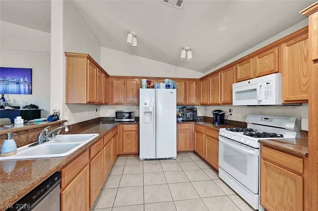 3704 Waynesvill, Las Vegas, NV 89122