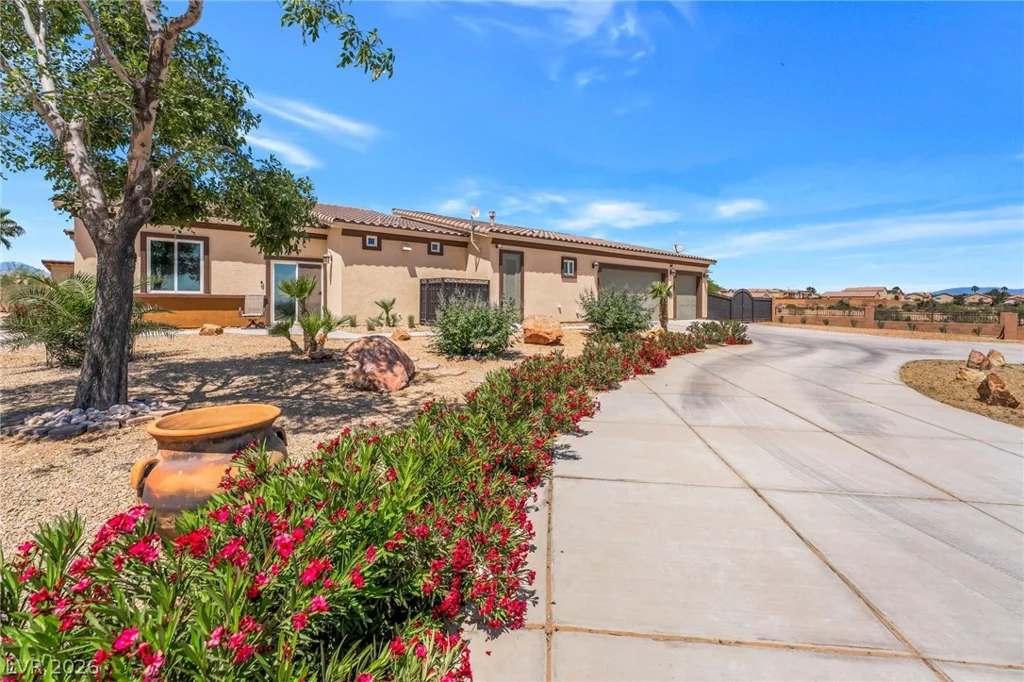 9065 CAMERON, Las Vegas, NV 89139