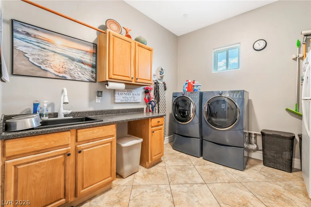 9065 CAMERON, Las Vegas, NV 89139