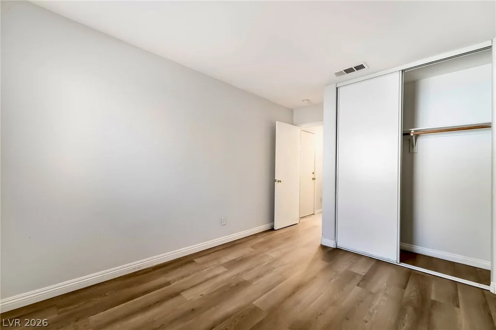 5621 Lago, Las Vegas, NV 89118