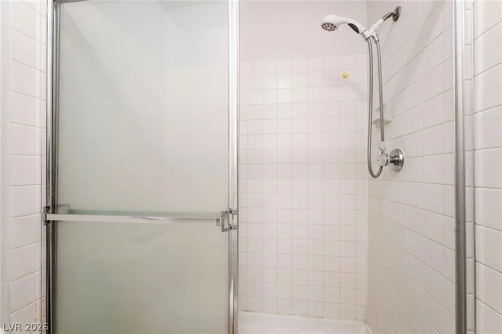 5621 Lago, Las Vegas, NV 89118