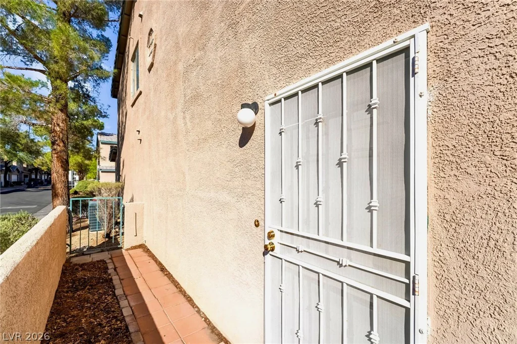 5621 Lago, Las Vegas, NV 89118