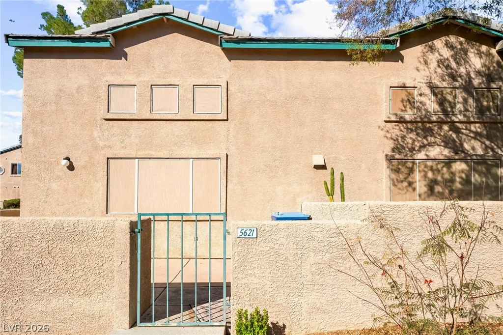 5621 Lago, Las Vegas, NV 89118