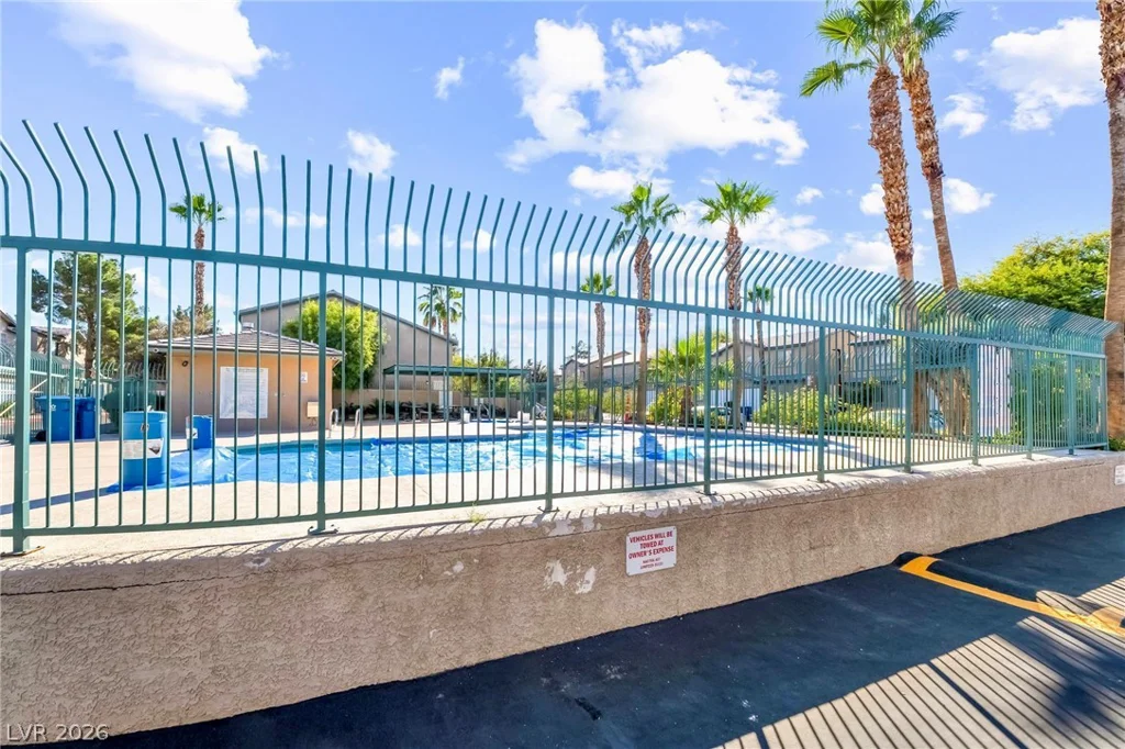 5621 Lago, Las Vegas, NV 89118