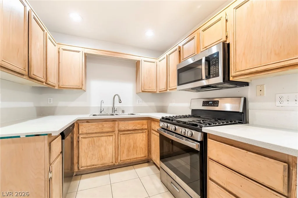 5621 Lago, Las Vegas, NV 89118