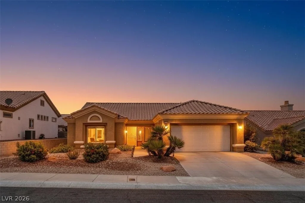 10128 Cresent Creek, Las Vegas, NV 89134