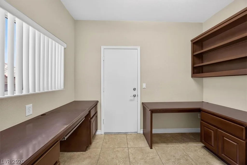 10128 Cresent Creek, Las Vegas, NV 89134
