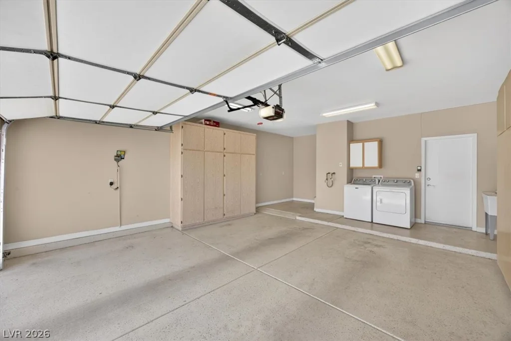 10128 Cresent Creek, Las Vegas, NV 89134