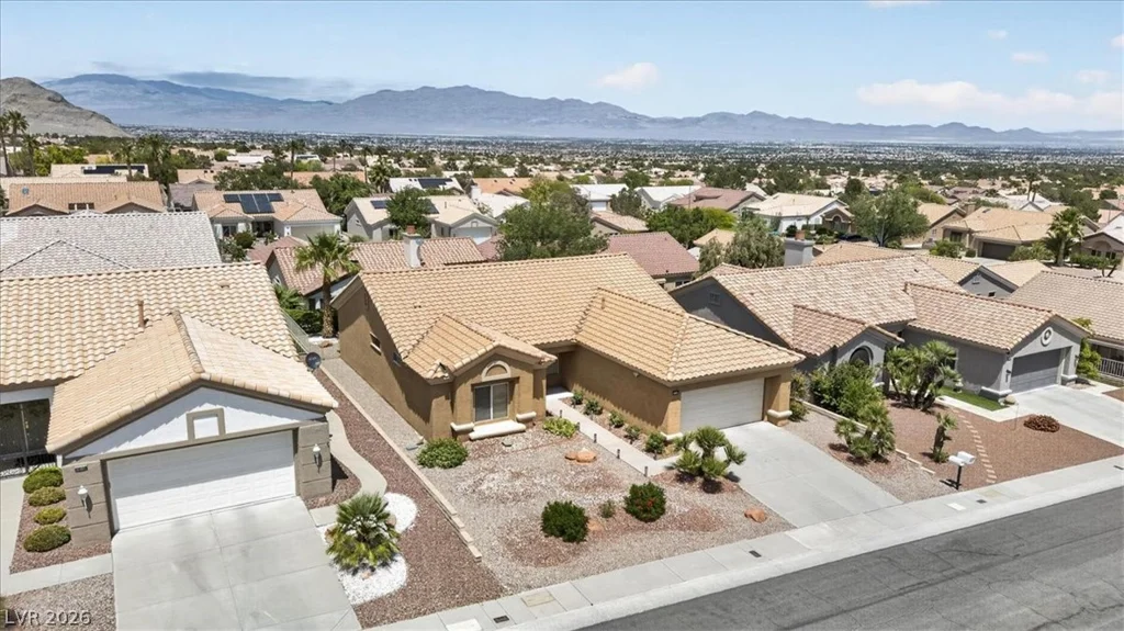 10128 Cresent Creek, Las Vegas, NV 89134