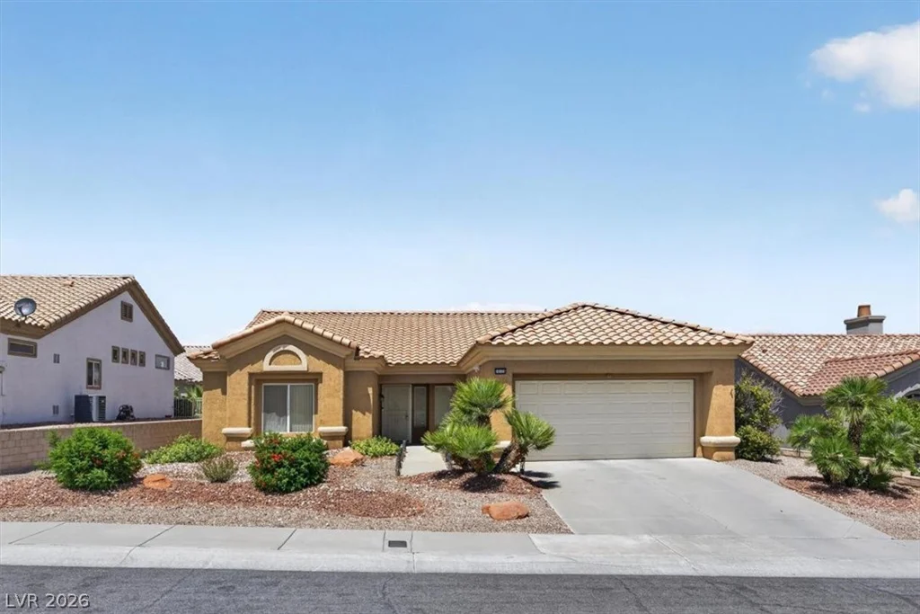 10128 Cresent Creek, Las Vegas, NV 89134
