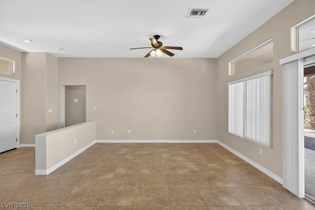 10128 Cresent Creek, Las Vegas, NV 89134