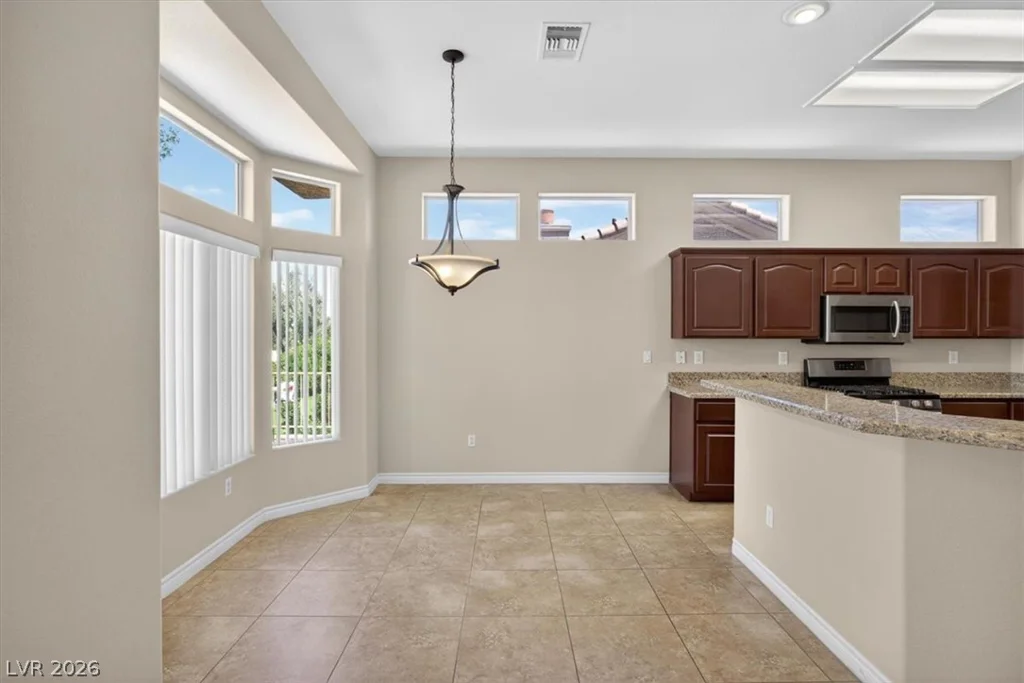 10128 Cresent Creek, Las Vegas, NV 89134