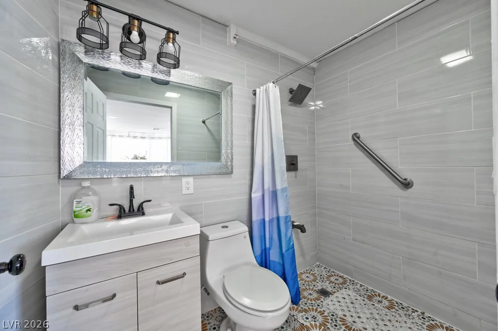 706 Lacy, Las Vegas, NV 89107