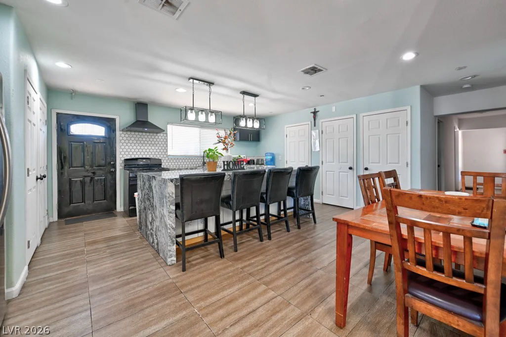 706 Lacy, Las Vegas, NV 89107