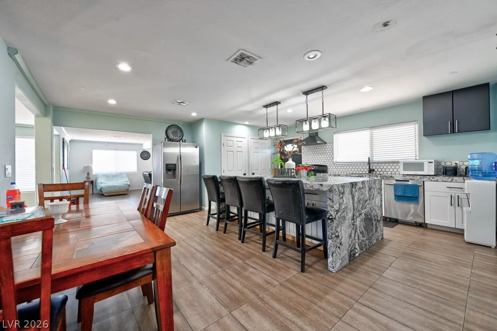 706 Lacy, Las Vegas, NV 89107