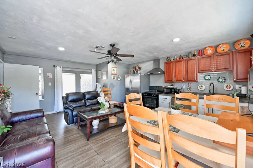 706 Lacy, Las Vegas, NV 89107