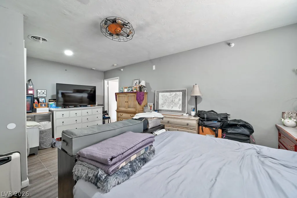 706 Lacy, Las Vegas, NV 89107