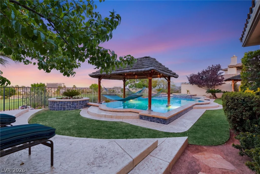 2074 Cherry Creek, Las Vegas, NV 89135