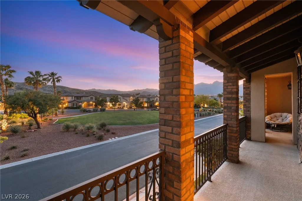 2074 Cherry Creek, Las Vegas, NV 89135