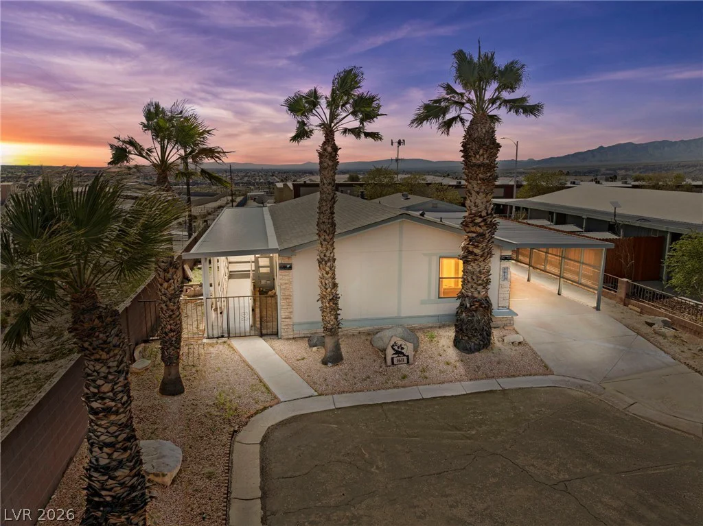 1611 Esquina, Laughlin, NV 89029