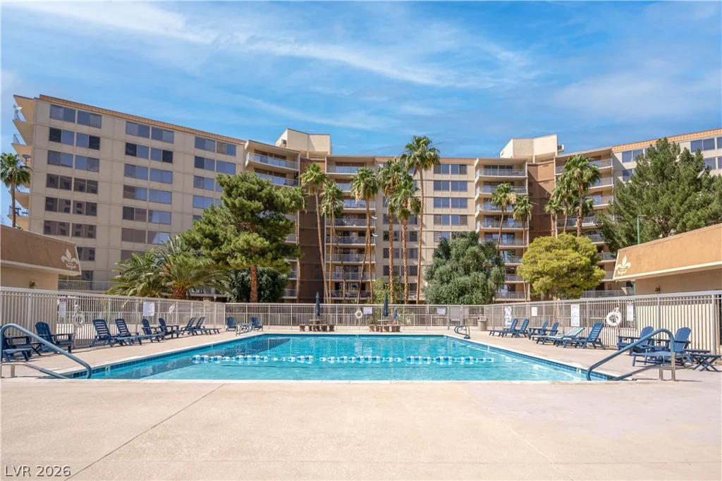 205 HARMON, Las Vegas, NV 89169