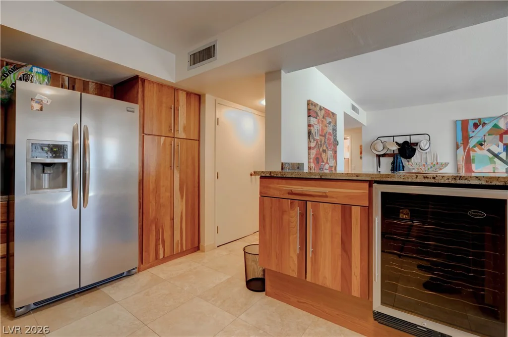 205 HARMON, Las Vegas, NV 89169