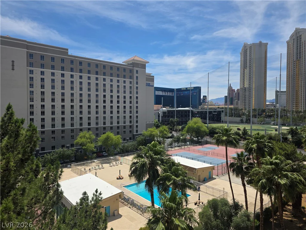 205 HARMON, Las Vegas, NV 89169