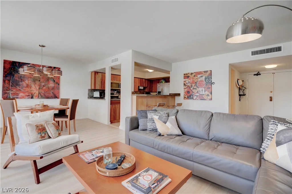 205 HARMON, Las Vegas, NV 89169