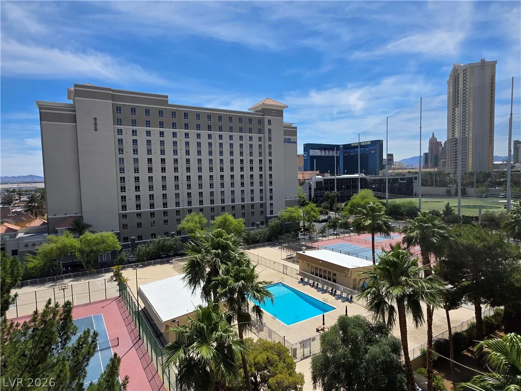 205 HARMON, Las Vegas, NV 89169