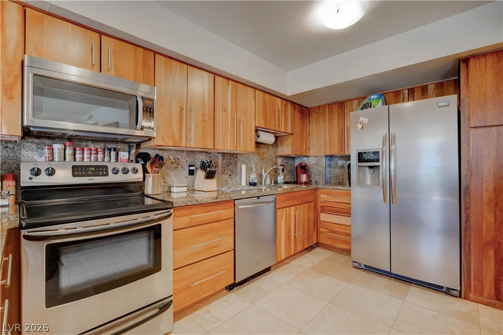 205 HARMON, Las Vegas, NV 89169