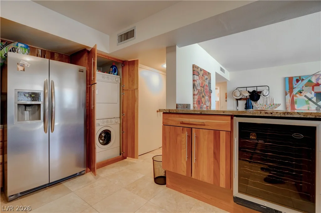 205 HARMON, Las Vegas, NV 89169