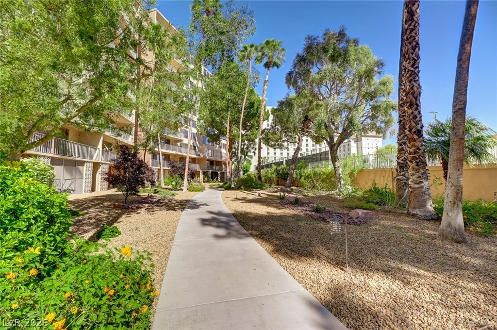 205 HARMON, Las Vegas, NV 89169