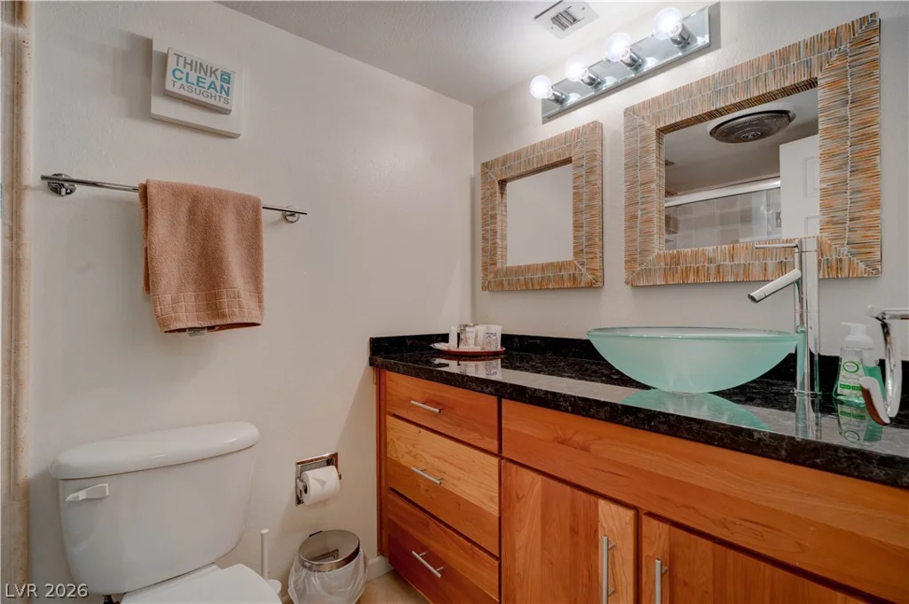 205 HARMON, Las Vegas, NV 89169