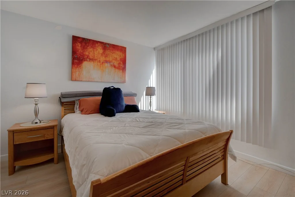 205 HARMON, Las Vegas, NV 89169