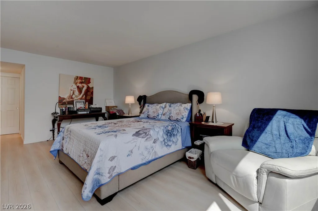 205 HARMON, Las Vegas, NV 89169
