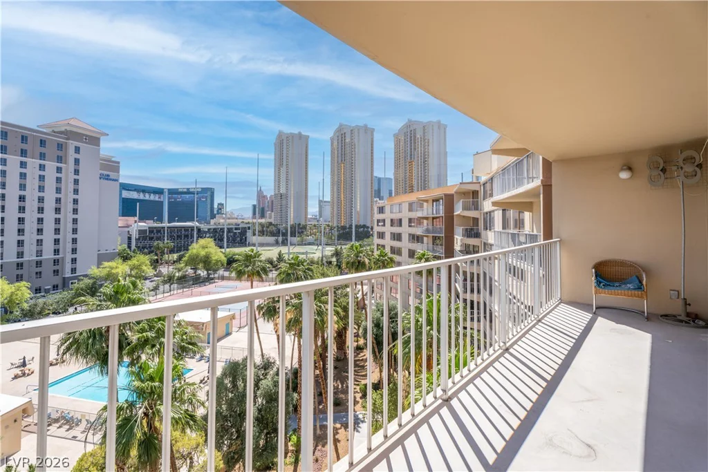205 HARMON, Las Vegas, NV 89169