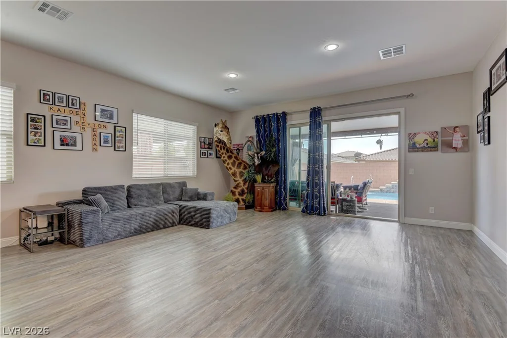 5967 Yellow Ridge, Las Vegas, NV 89131