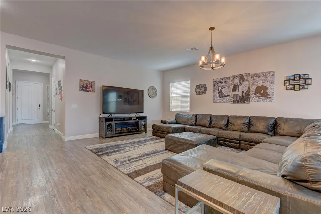 5967 Yellow Ridge, Las Vegas, NV 89131